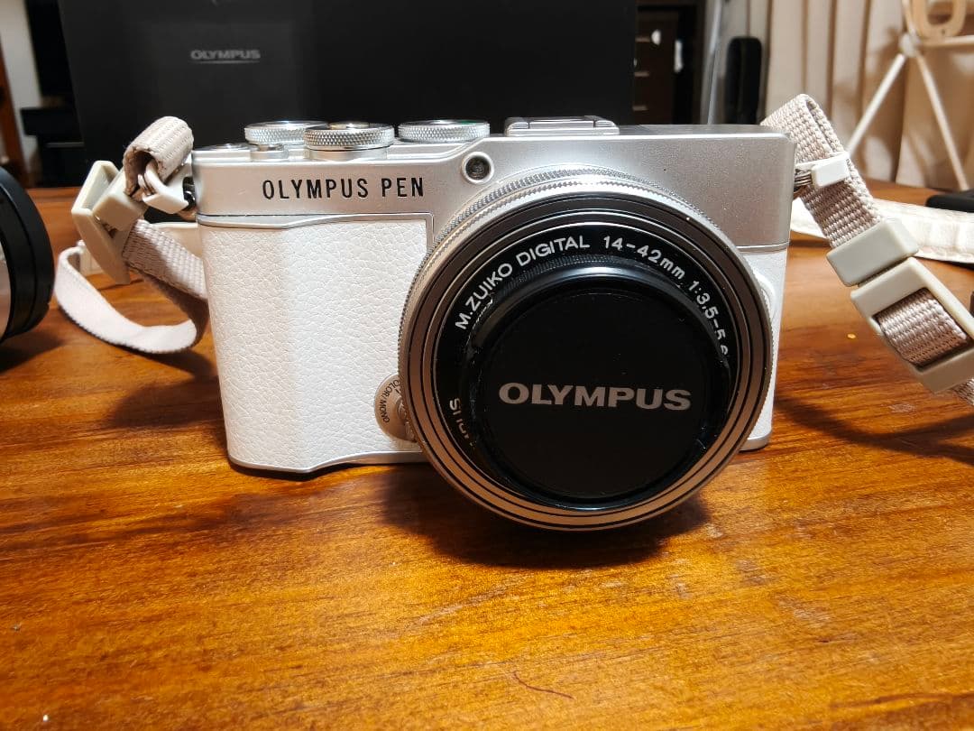OLYMPUS PEN E-P7 ホワイト