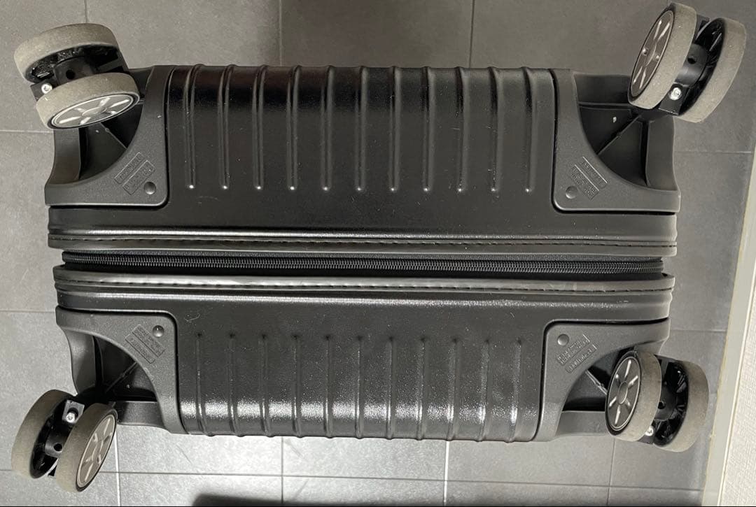 美品) RIMOWAリモワ サルサ キャリーケース ブラック 4輪