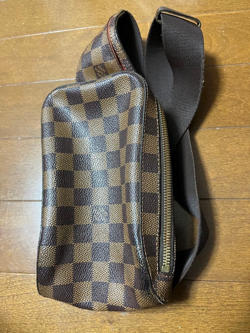 ダミエパターン ボディバッグ