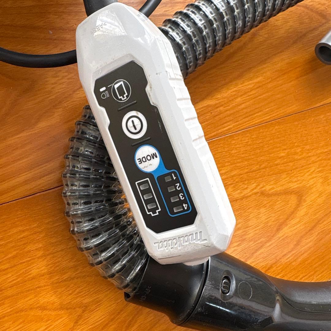 マキタ 充電式背負クリーナ VC008G 本体のみ makita 中古