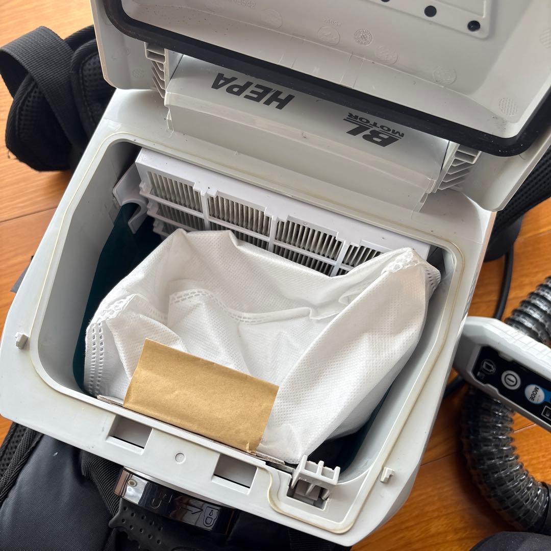 マキタ 充電式背負クリーナ VC008G 本体のみ makita 中古