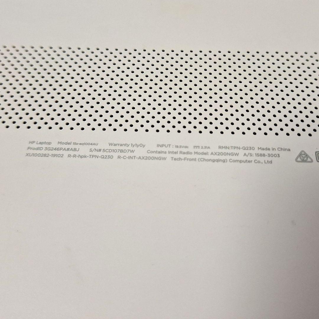 HP Laptop 15s-eq1xxx ノートパソコン　ホワイト 充電器付