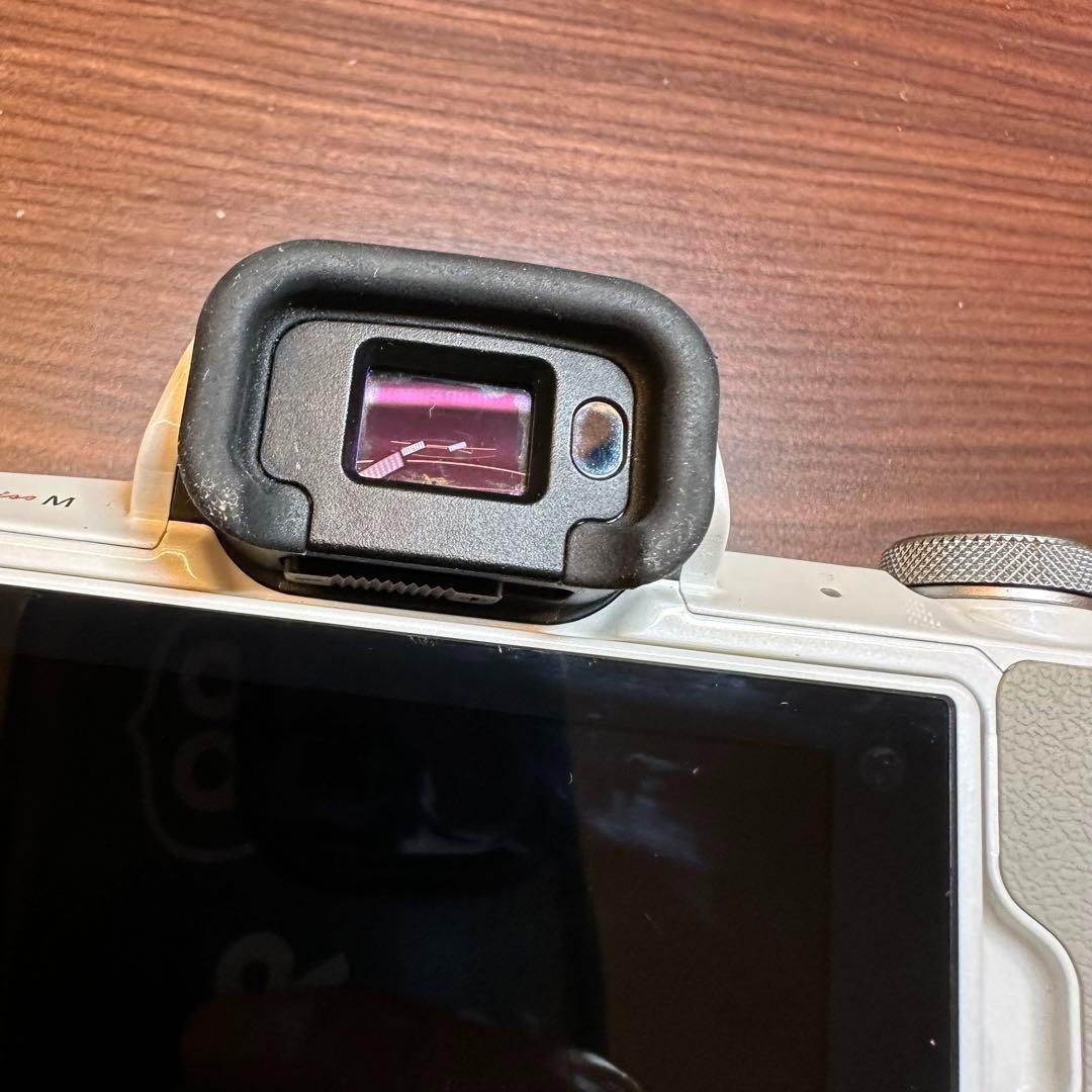 Canon EOS Kiss M 標準レンズキット 一眼レフカメ 0311