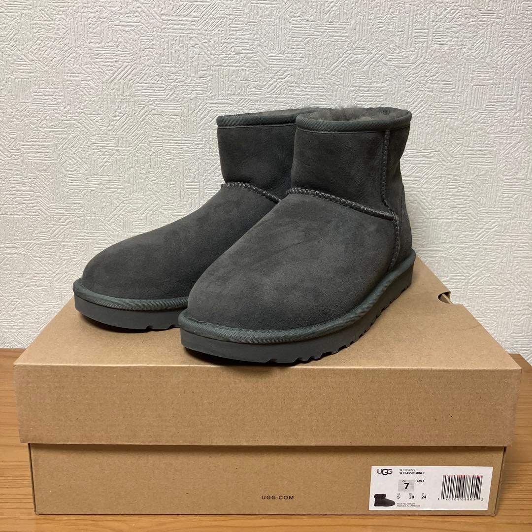 最終値下げ❗️新品未使用　UGG ムートンブーツ　グレー