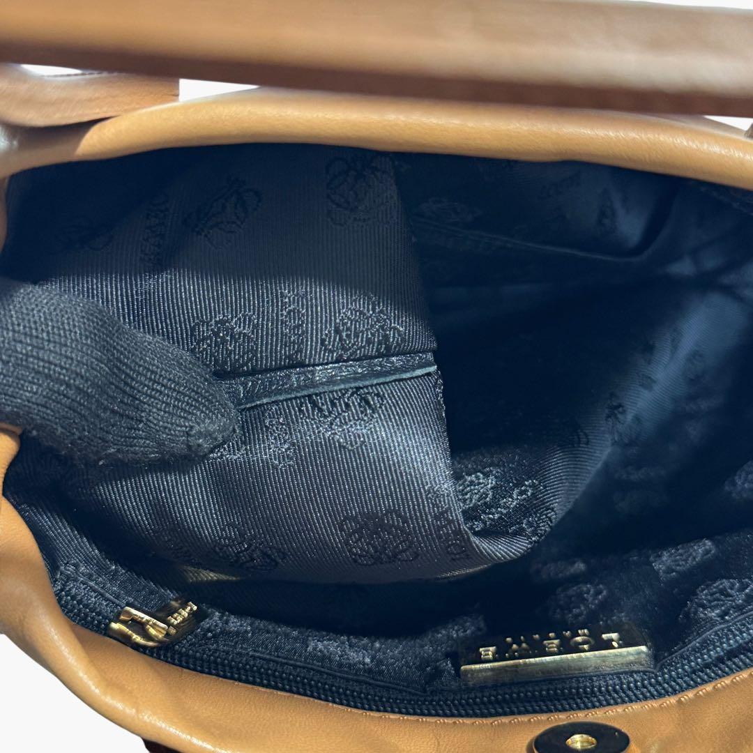 美品✨LOEWE ロエベ　ロゴ型押し　ハンドバッグ　A5収納可