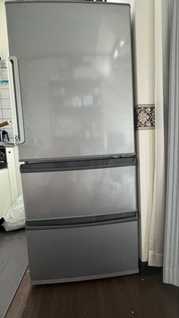 激安！AQUA ノンフロン冷蔵庫 AQR-271F(S) 272L