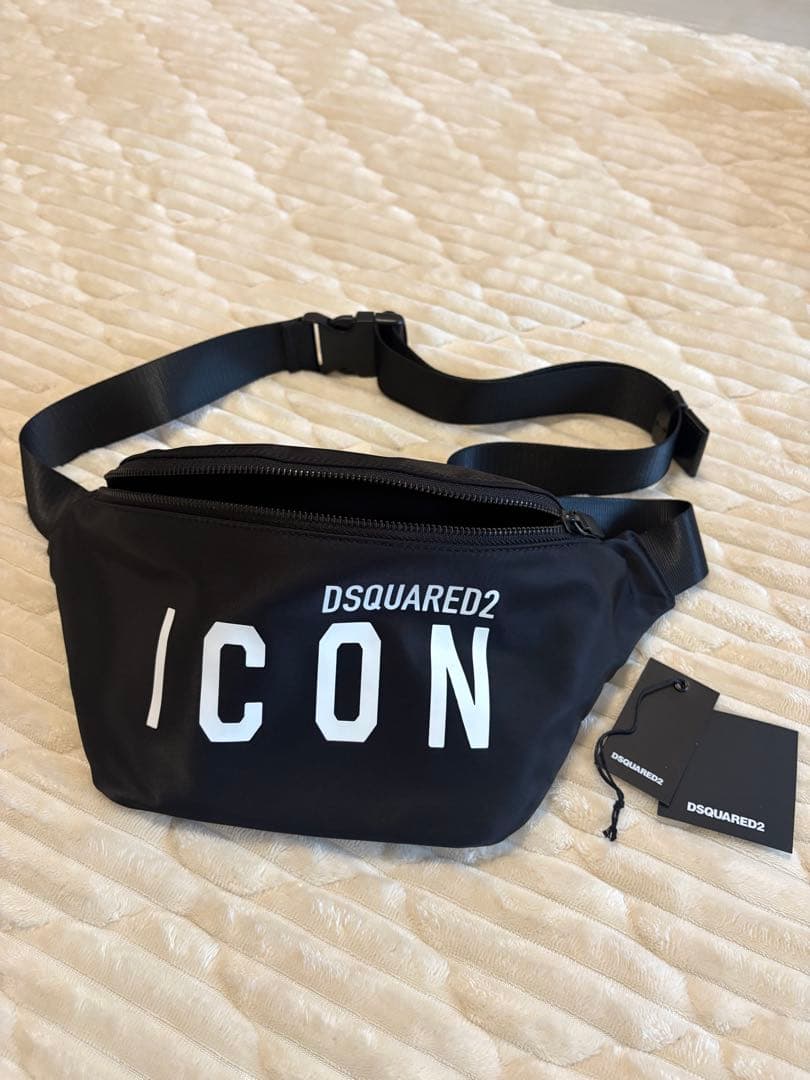 DSQUARED2 ユニセックスボディバッグ