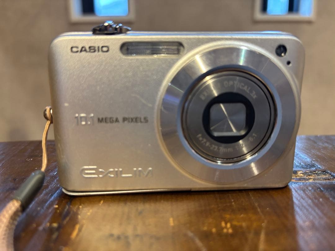 CASIO EXILIM EX-Z1050 デジタルカメラ