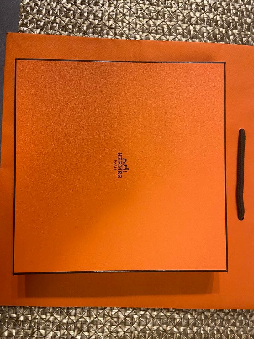 春セール新品箱ありエルメスHERMES皿ガダルキヴィールレッド