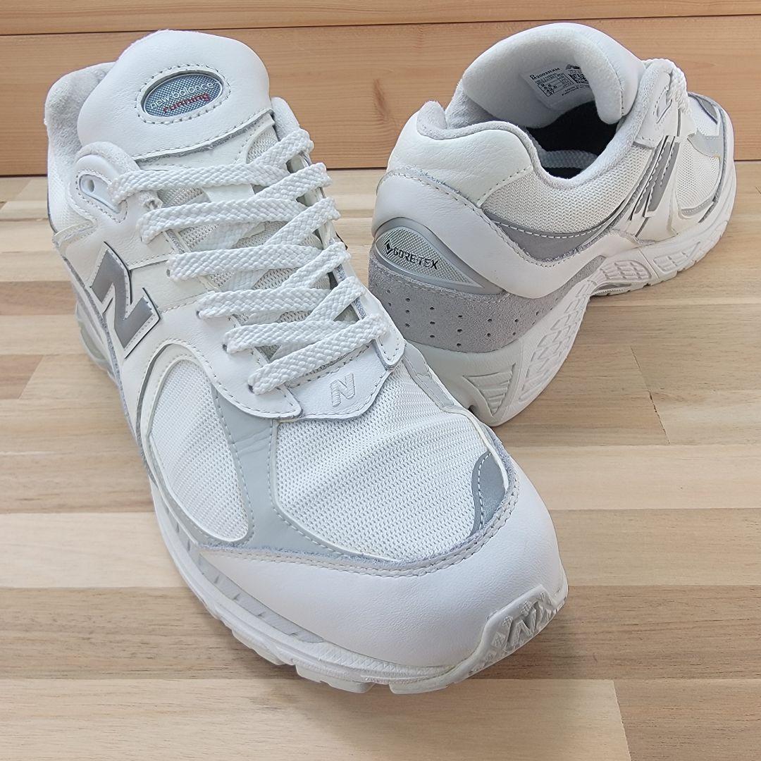 ニューバランス M2002RXM ゴアテックス ホワイト 27センチ