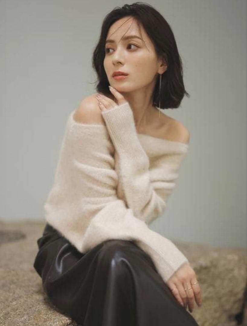 【美品】anuans ラクーンフォックスオフショルニットプルオーバー LBEG