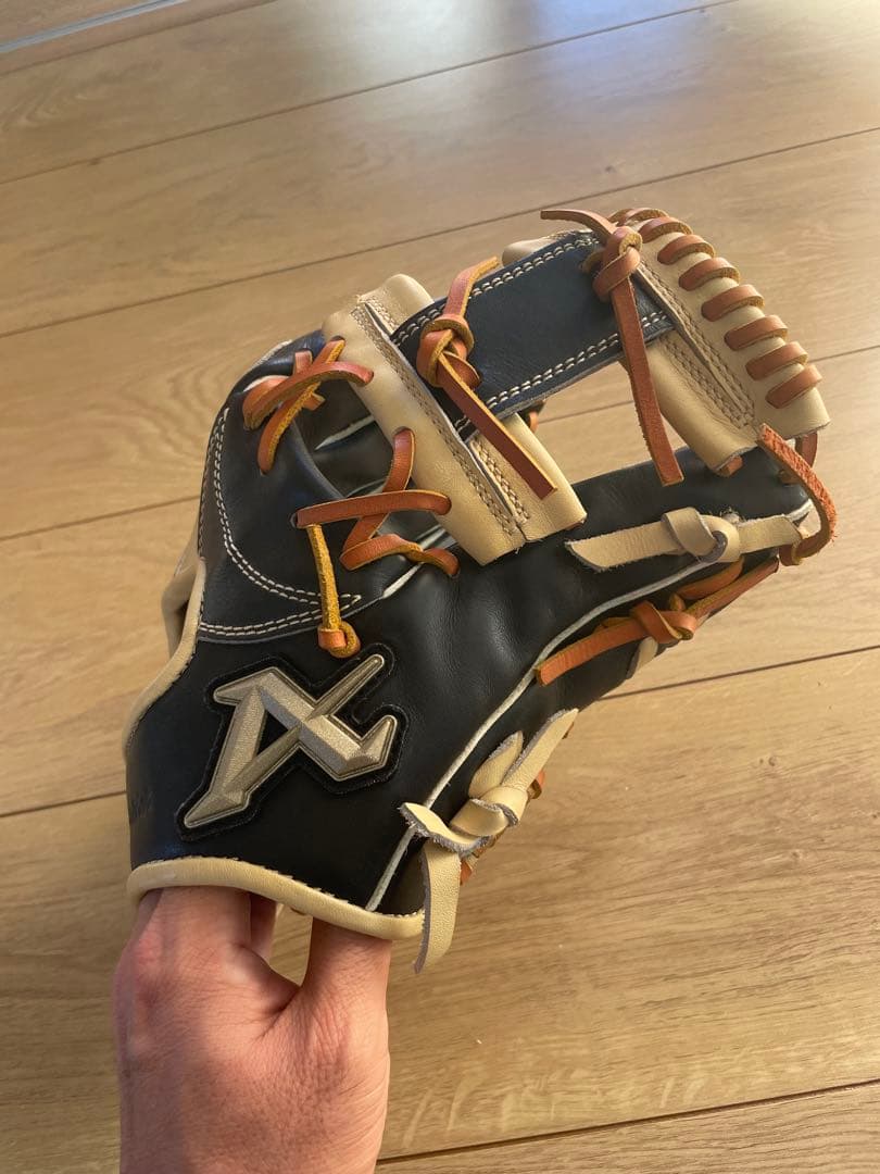 ずん　アトムズATOMS 軟式グローブ