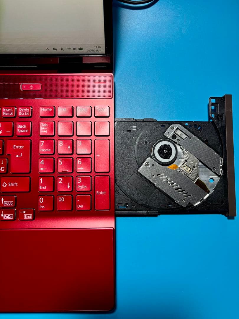 富士通 LIFEBOOK AH53/B3 i7 8550U 32GB 2TB