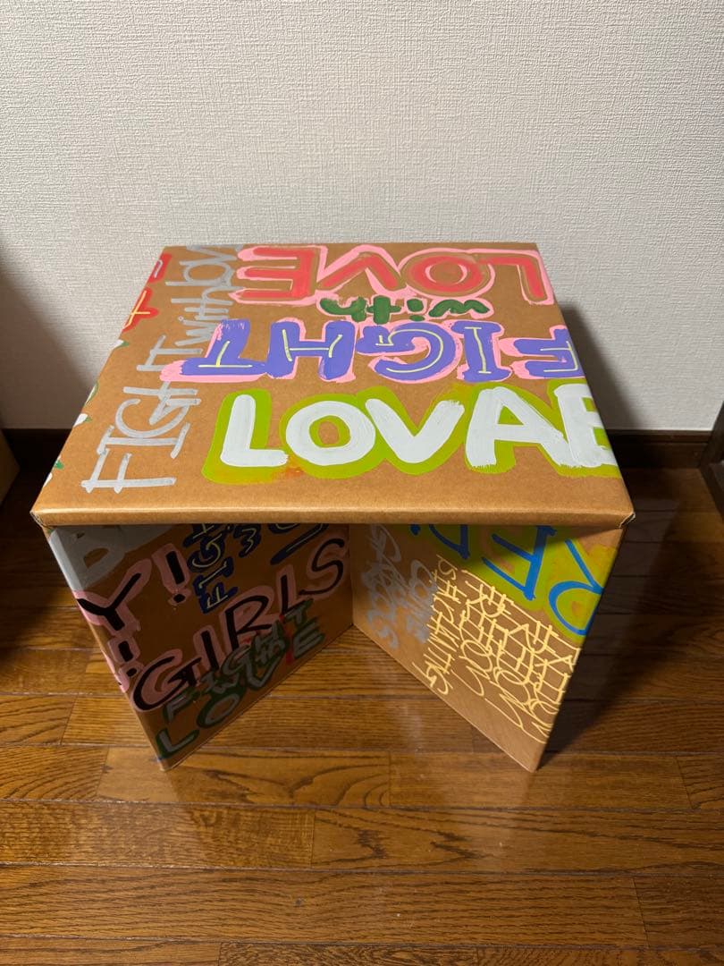 イス black and pink market market限定