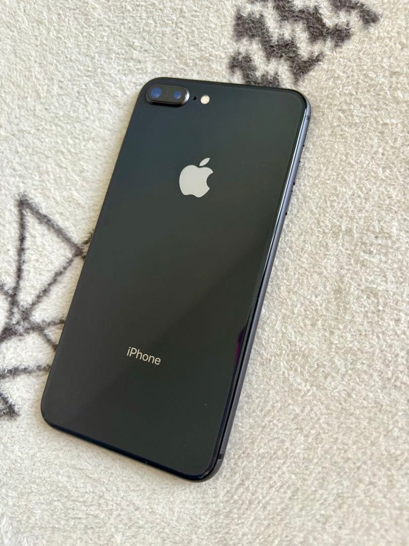 iPhone 7 Plus ジェットブラック ケース付き