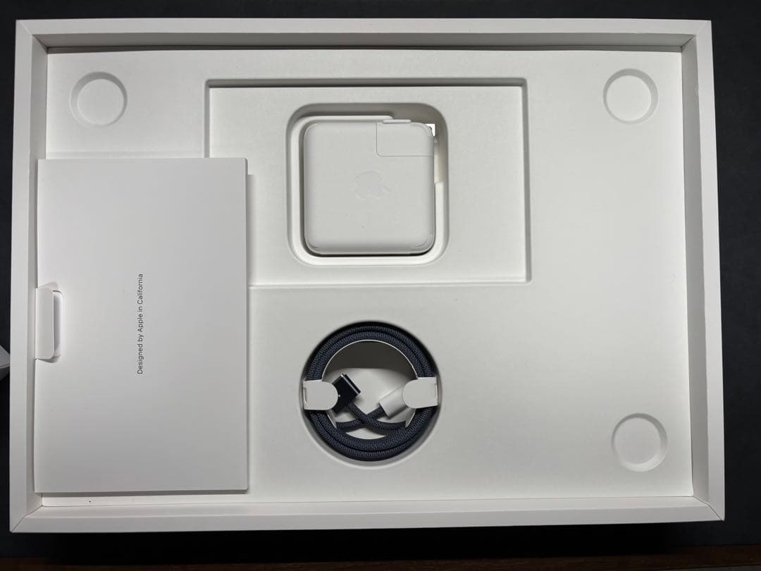 MacBook air M4 メモリ32GB 10コア　2TB