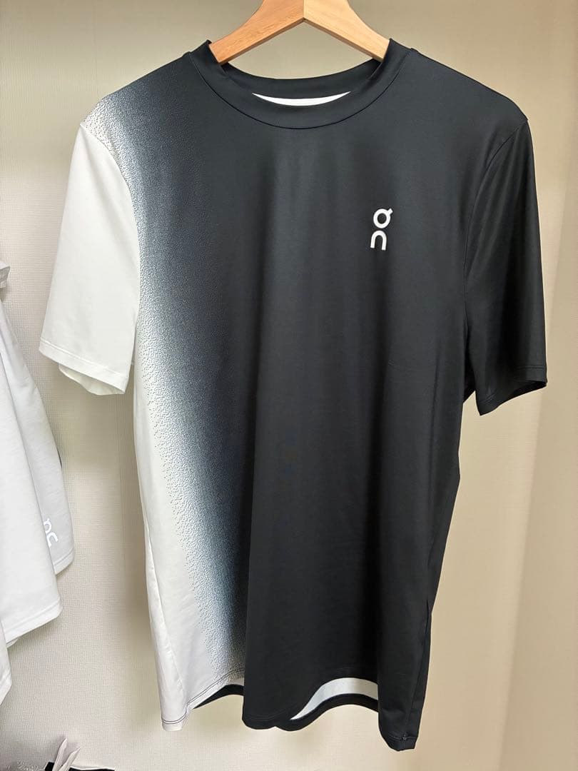 On オン Court T