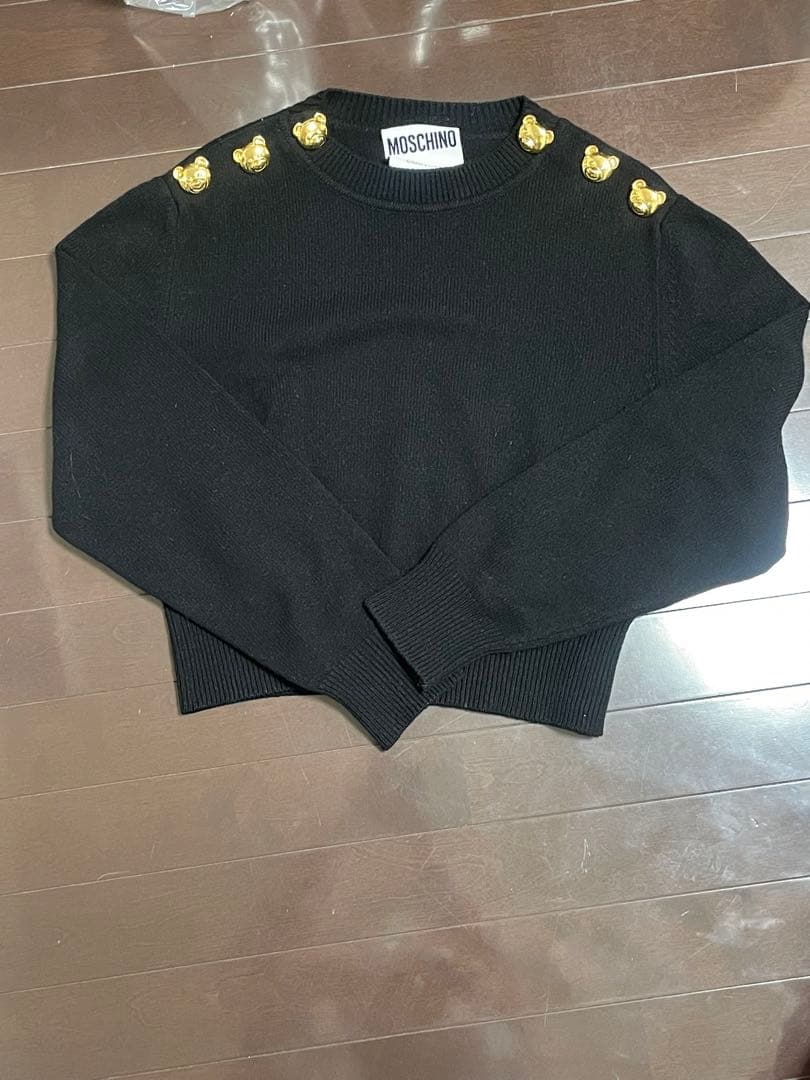 モスキーノ　くまボタン　セーター　Mサイズ