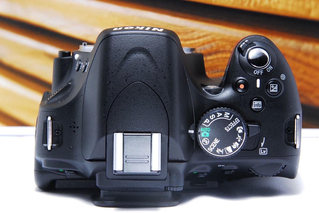 一眼レフ ニコン Nikon D5100 スマホ転送 新品級バリアングル