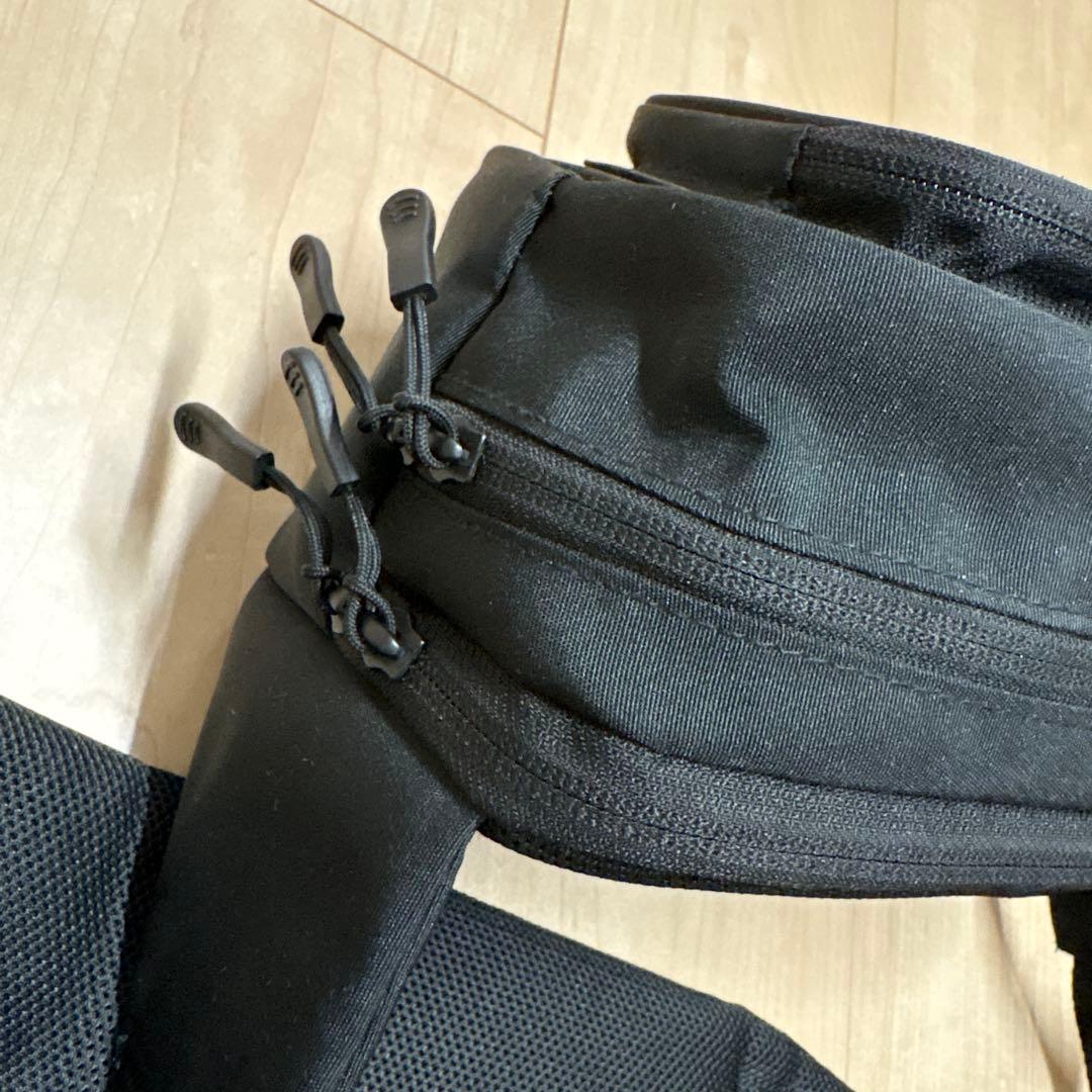 pomulu ポムル ヒップシートブラック