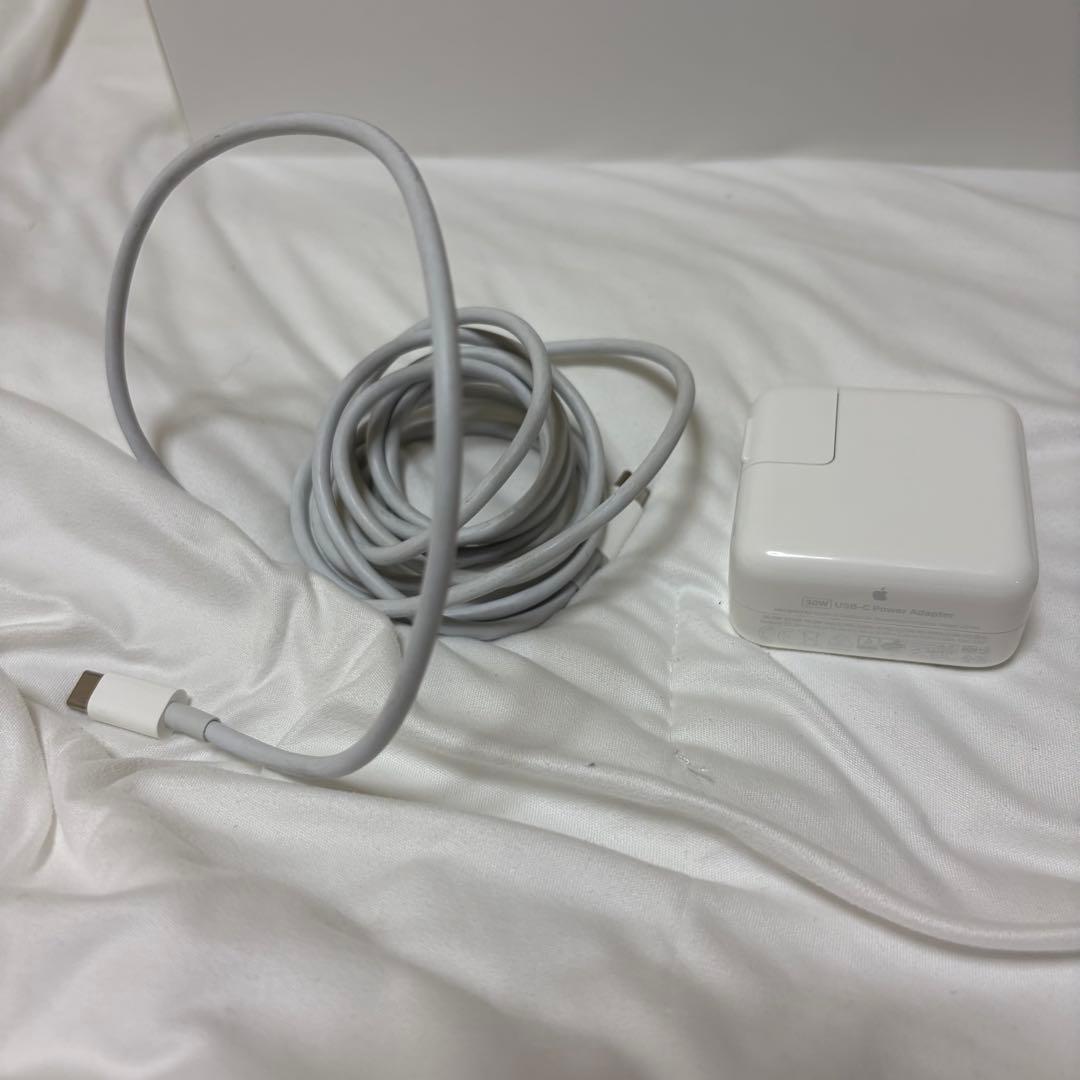 Apple M1チップ搭載13インチMacBook Air