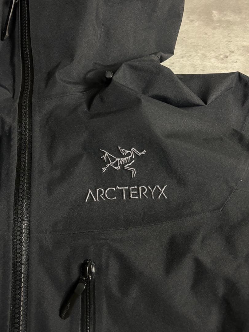 現行モデル ARC'TERYX ALPHA SV JACKET