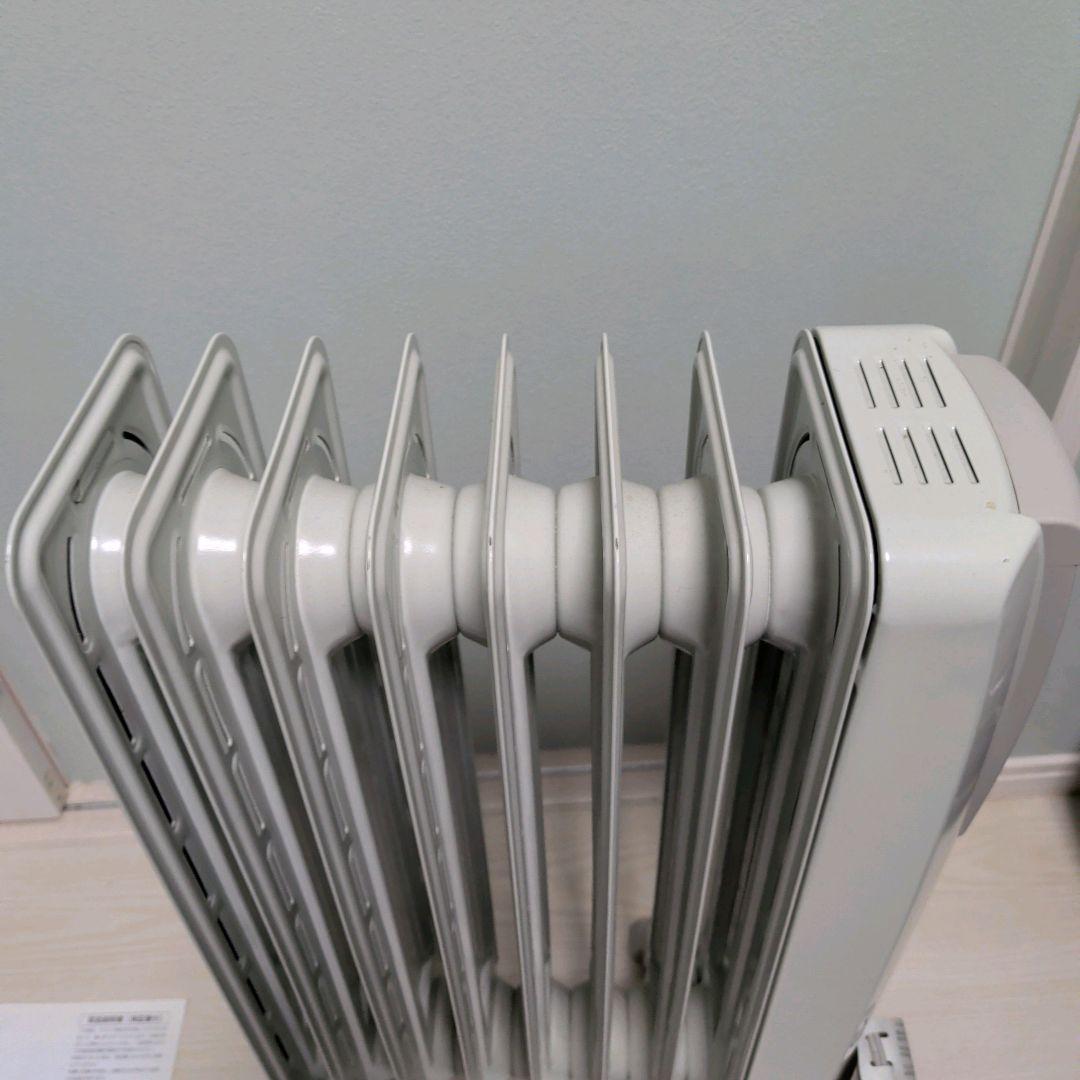 デロンギ オイルヒーター 8~10畳用 KHD410812-GC