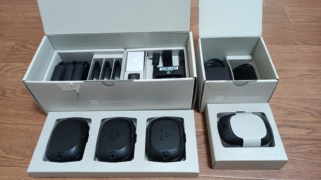 vive Ultimamte Tracker 3＋1 (合計4個とドングル1つ)