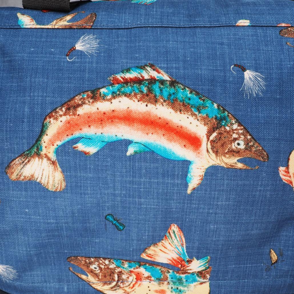 美品 Patagonia アーバーダッフル 30L トラウト柄 49250
