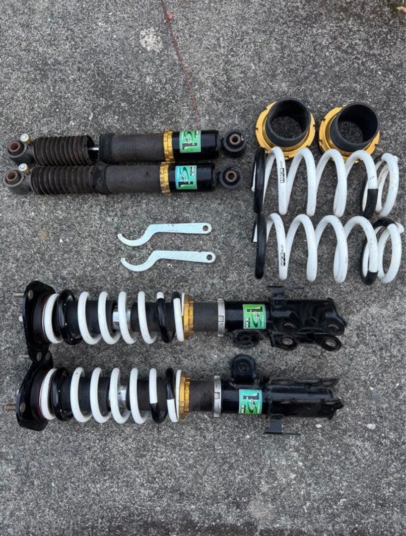 ま*ん様 HKS ハイパーマックス スタイルL の車高調になります。