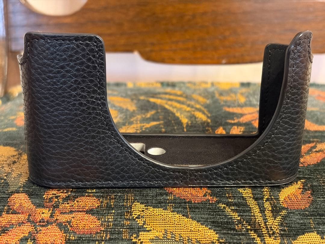 Leica ライカ D-LUX8（レザーケースとオートレンズキャップ付き）