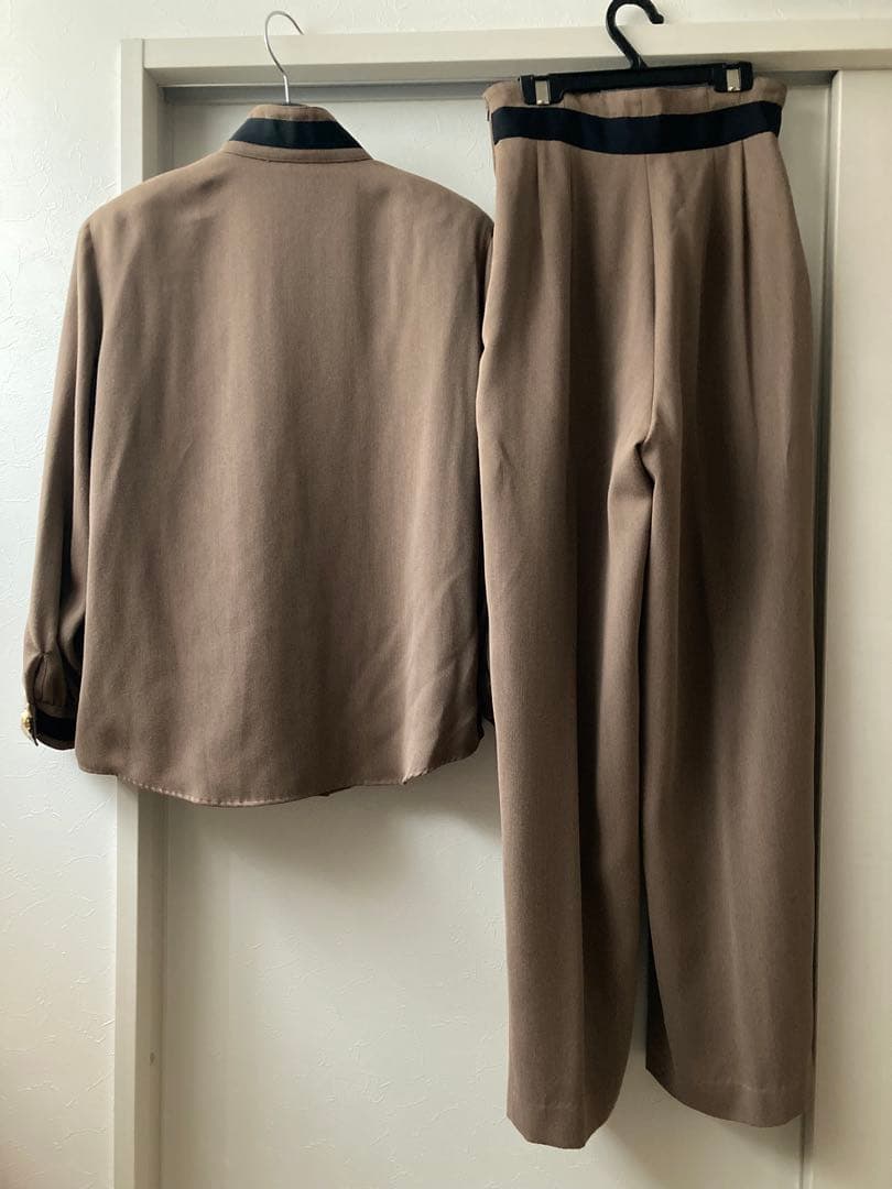 赤川英　パンツスーツ　ブラウン　リボンタイ　ウエストリボン　日本製