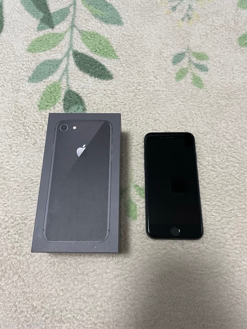 Apple iPhone 8 スペースグレー 本体 中古