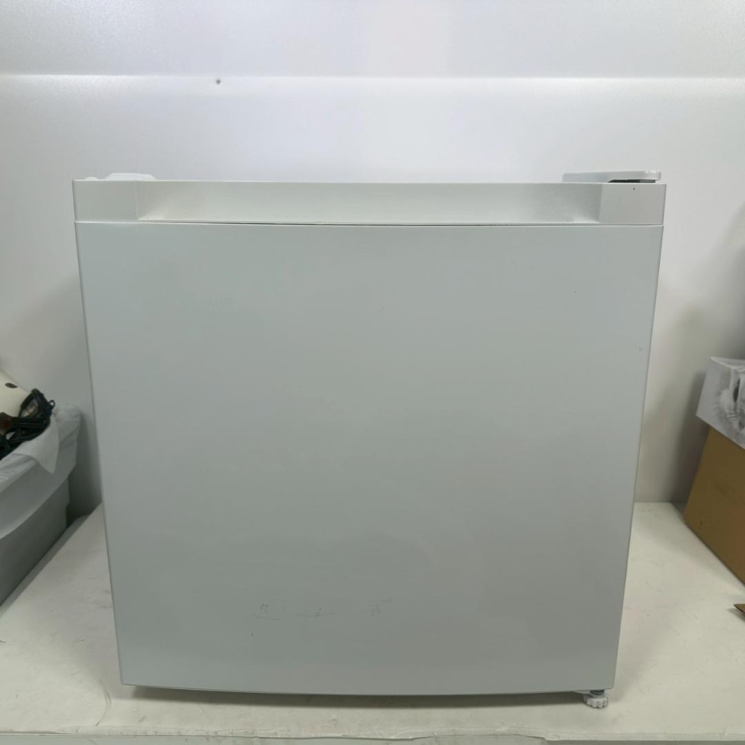 【未使用品】アイリスオーヤマ 小型冷凍庫 31L 1ドア PF-A31FD-W