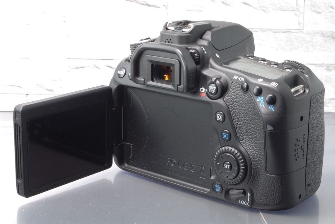 美品 Canon EOS 80D ダブルレンズキット Wi-Fi搭載　スマホ転送