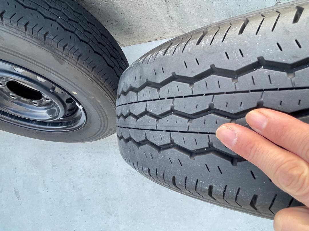 ハイエース　ブリヂストン 195/80R15 LT タイヤ ホイール セット4本