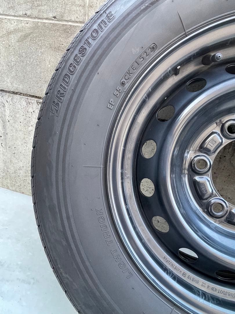 ハイエース　ブリヂストン 195/80R15 LT タイヤ ホイール セット4本