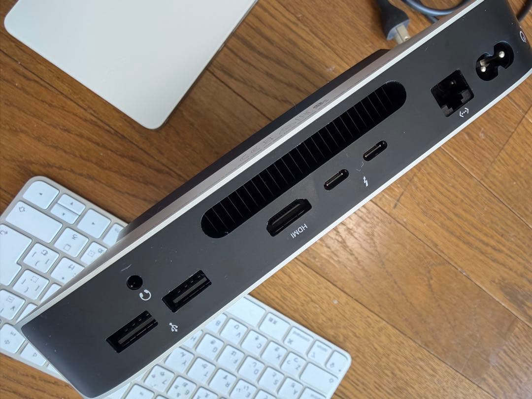 美品 Mac mini M2 256GB 8GB キーボードとトラックパッド