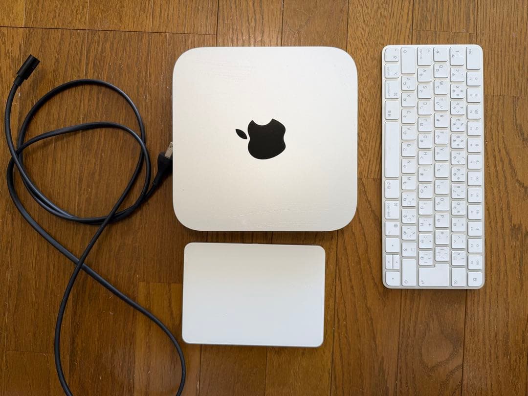 美品 Mac mini M2 256GB 8GB キーボードとトラックパッド