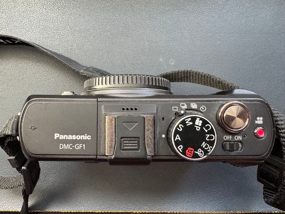 LUMIX DMC-GF1 ミラーレス一眼 本体とレンズ2本