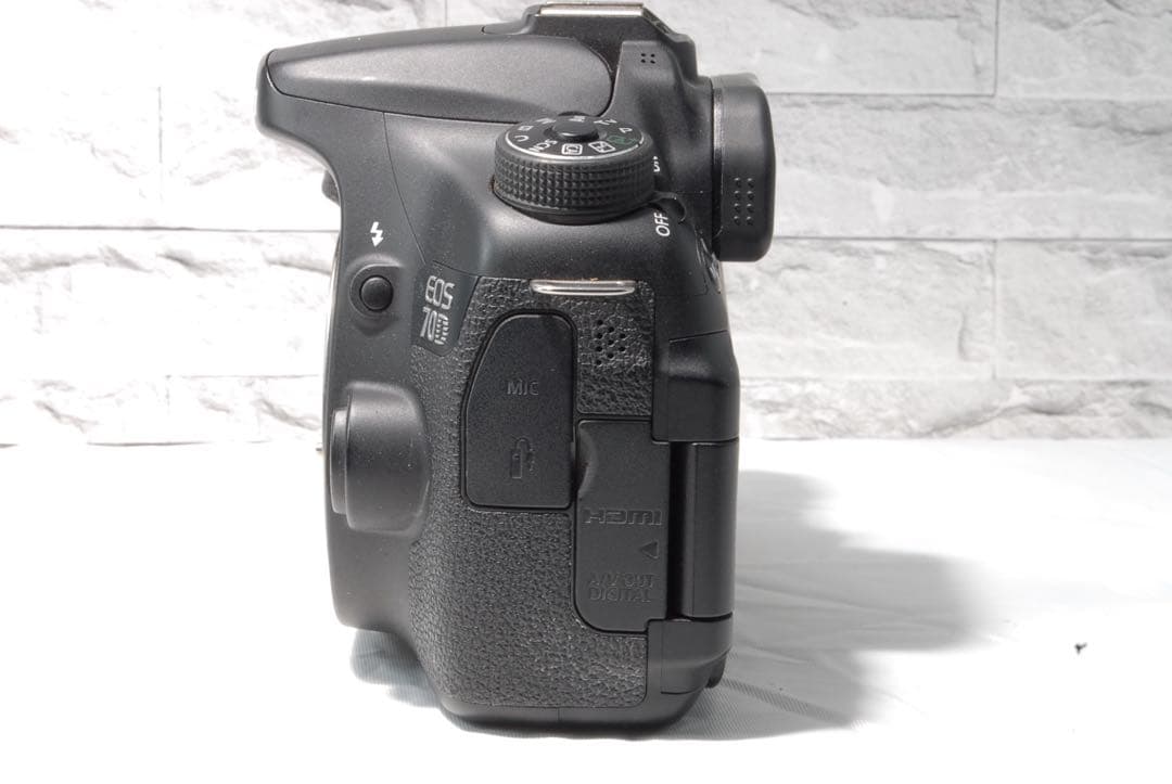 Canon EOS 70D ボディ 【美品】 動作良好 キャノン