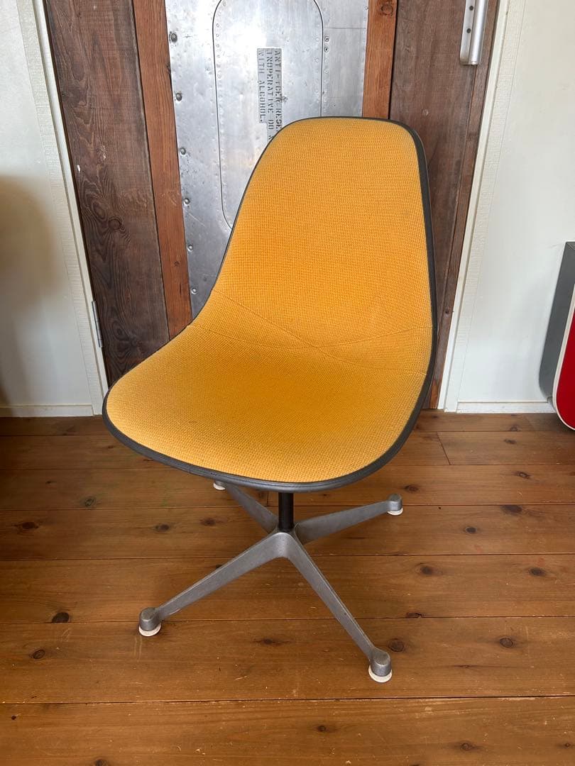 イームズシェルチェア　ビンテージ　イエロー