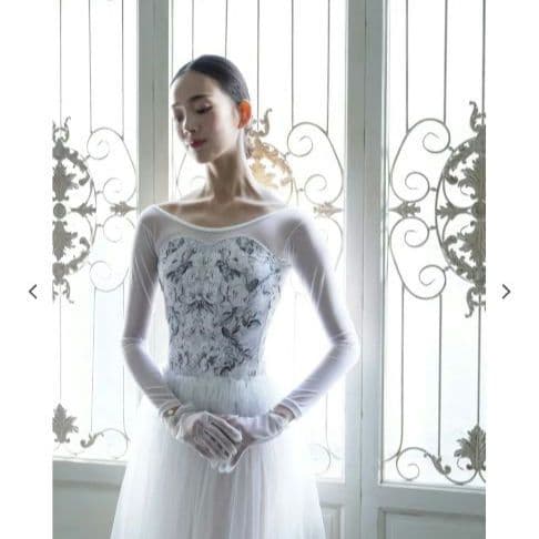 【新品】unoa ウノア　レオタード　Ｌサイズ　猫柄