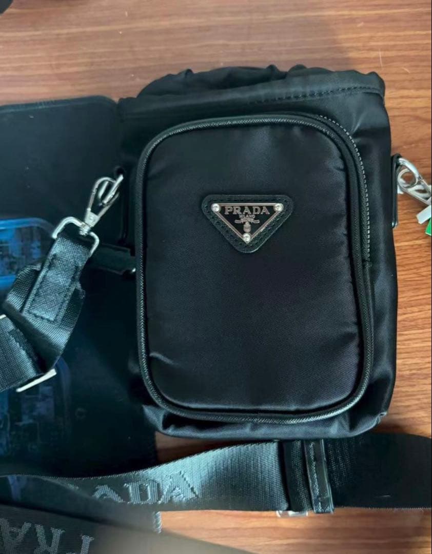 だいすけPRADA ブラック ショルダーバッグ
