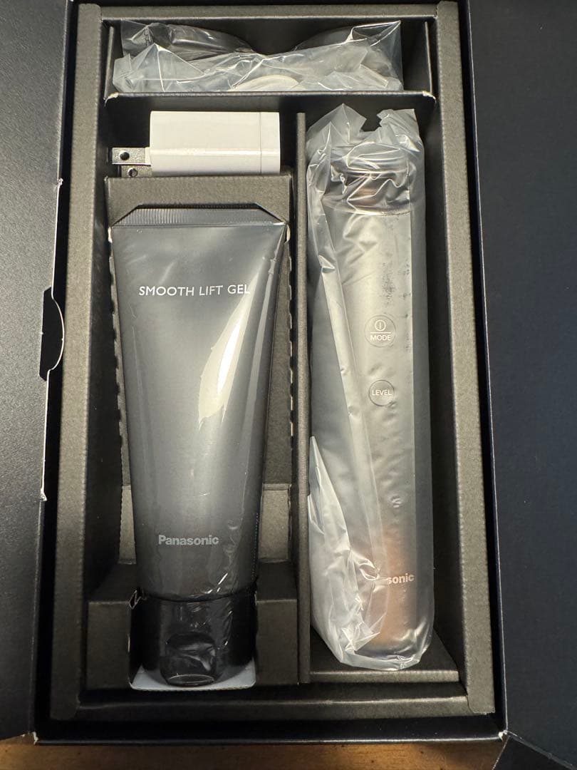 【新品・未使用】Panasonic VITALIFT EH-SR86-T 美顔器