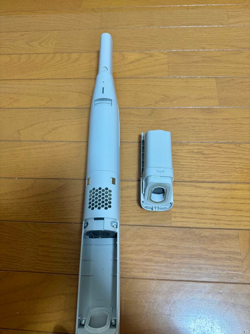 パナソニック セパレート型コードレススティック掃除機 MC-NS70F