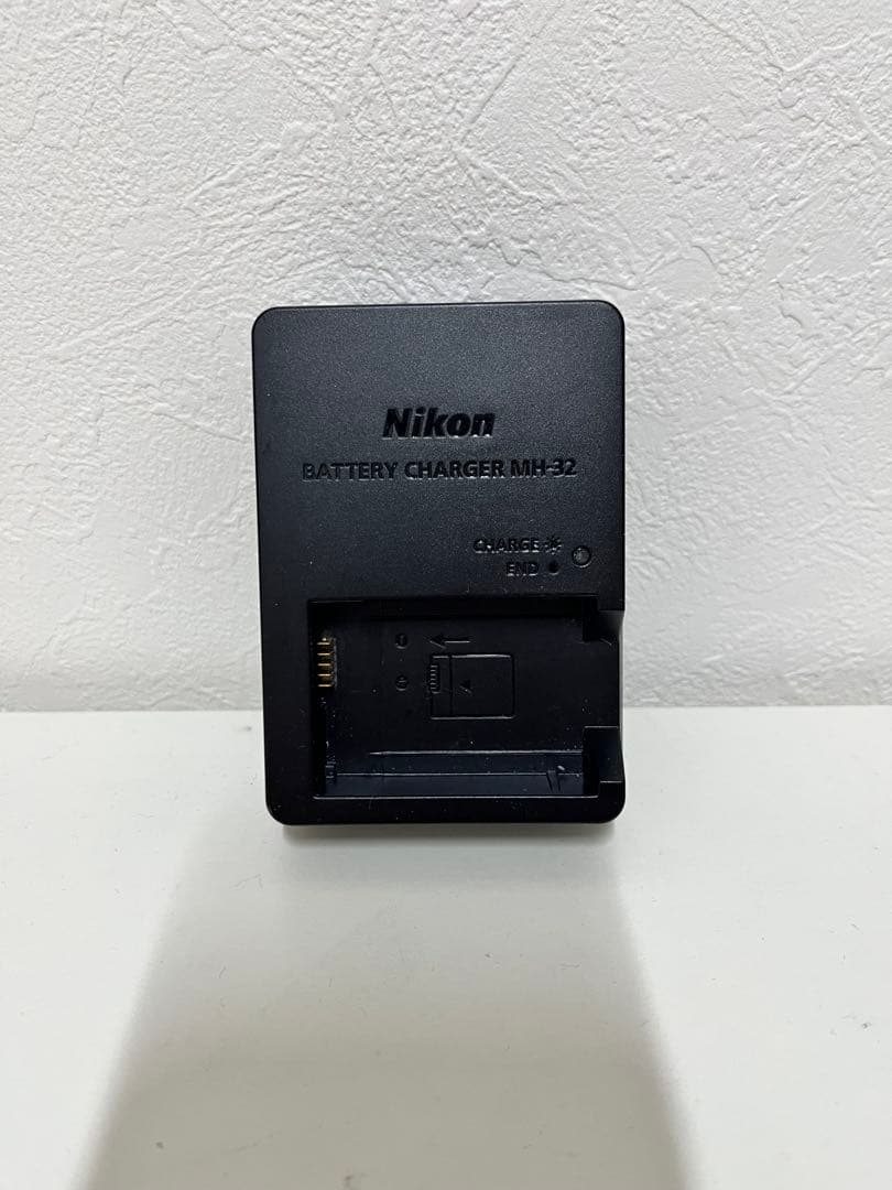 Nikon Z fc ミラーレス一眼カメラ