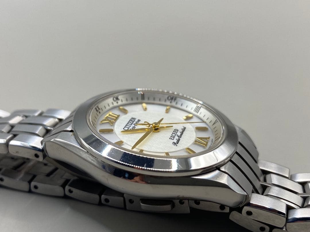 Citizen シルバー 高級ライン「EXCEED」シリーズの腕時計 H330