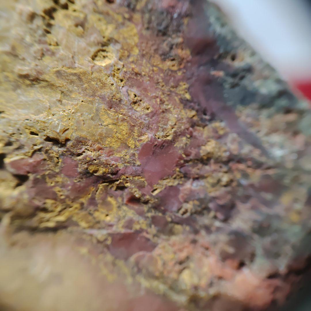 多彩な色の自然石（津軽錦石）原石、管理Ｎｏ．71238台除く