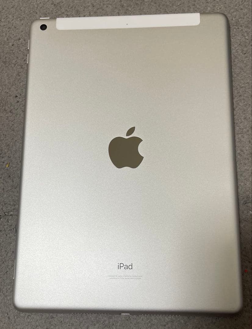 Apple iPad 第8世代 32GB セルラーモデルシルバー 本体